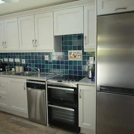 Kitty's Townhouse, Nyaraló